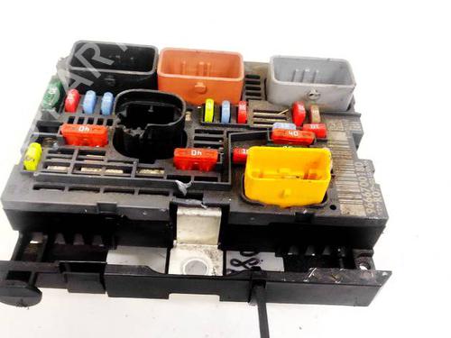 Used Fuse box Fuse box CITROËN C5 III (RD_) 2.0 HDi 140 (RDRHF8, RDRHFA, RDRHA8, RDRHAJ) (140 hp) 32932210 32932210