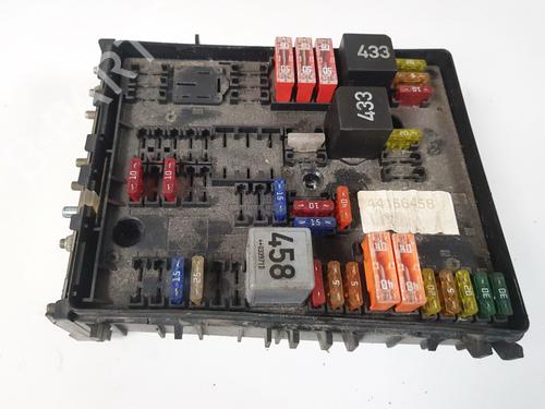 Used Fuse box Fuse box VW GOLF V (1K1) 1.6 FSI (115 hp) 33088291 33088291
