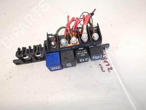 fuse-box-vw-passat-b5-variant-3b5-1997-1998-1999-2000-2001-32914617 main image