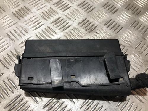 Used Fuse box Fuse box OPEL SIGNUM Hatchback (Z03) 2.2 DTI (F48) (125 hp) 33498472 33498472
