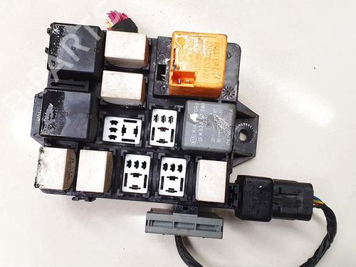 Used Fuse box Fuse box KIA CARENS I MPV (FC, FJ) 2.0 CRDi (113 hp) 33104831 33104831
