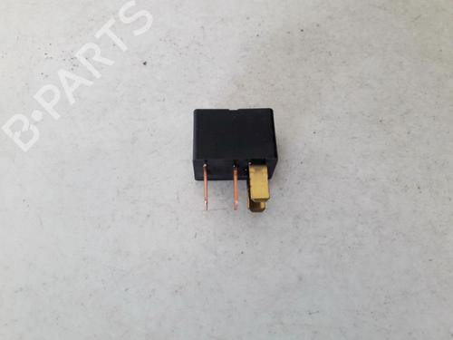 Used Electronic sensor Electronic sensor TOYOTA AVENSIS VERSO (_M2_) 2.0 D (CLM20_, CLM20R) (116 hp) 33074118 33074118