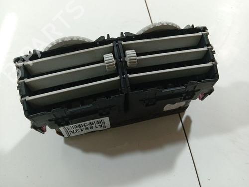 Used Air vent Air vent TOYOTA YARIS (_P9_) 1.4 D-4D (NLP90_, NLP90R) (90 hp) 32556010 32556010