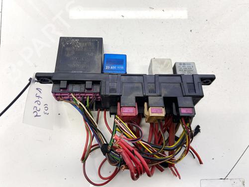 fuse-box-vw-passat-b5-variant-3b5-1997-1998-1999-2000-2001-32890796 main image