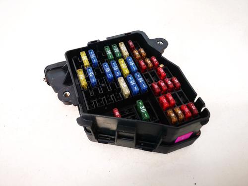 Used Fuse box AUDI A4 B5 (8D2) 1.6 (100 hp) 33079315