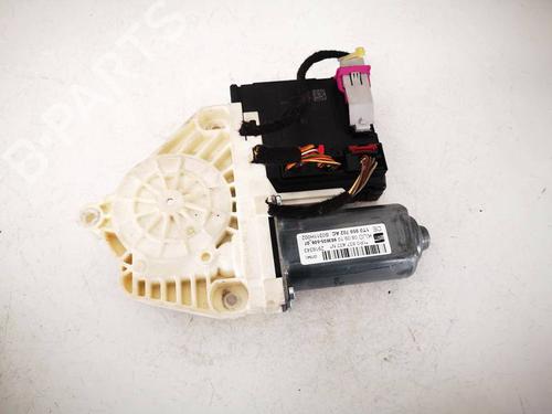 Used Right front window motor Right front window motor SEAT LEON (1P1) 1.6 (102 hp) 40165515 40165515
