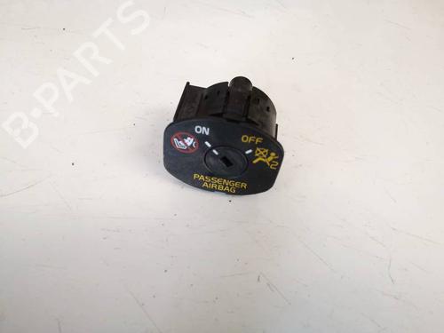 switch-volvo-v60-i-155-2010-2011-2012-2013-2014-2015-2016-2017-2018-32591400 main image