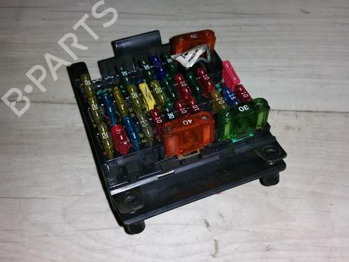Used Fuse box Fuse box OPEL OMEGA B (V94) 2.5 D (F69, M69, P69) (131 hp) 33481024 33481024