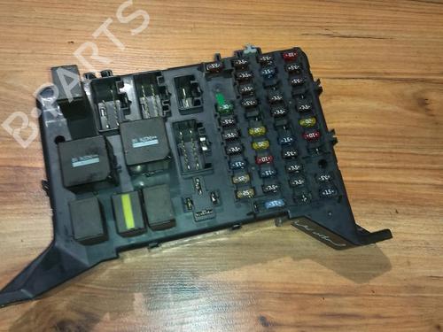 Used Fuse box Fuse box FORD MONDEO III (B5Y) 2.0 TDCi (130 hp) 33490484 33490484