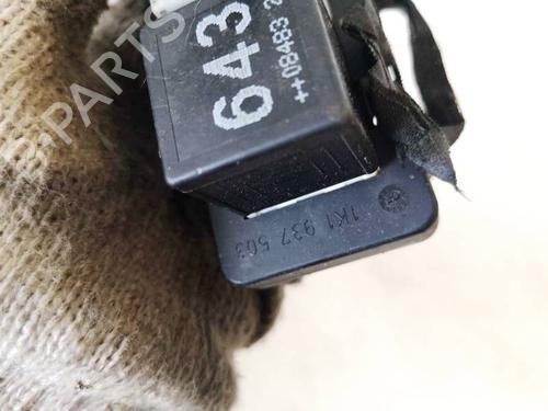 Fuse box VW GOLF VI (5K1) 2.0 TDI | BP32945994E1 - Image 3