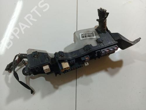 fuse-box-toyota-corolla-verso-_e12_-2001-2002-2003-2004-2005-2006-2007-32552736 main image