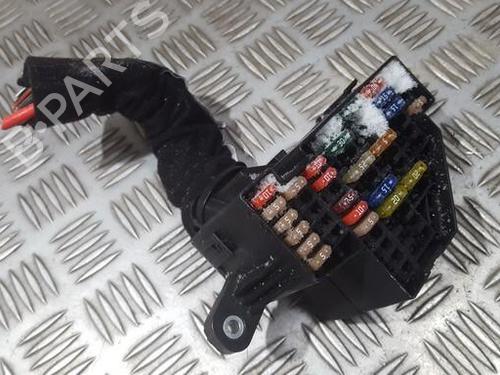 fuse-box-vw-golf-v-1k1-2003-2004-2005-2006-2007-2008-2009-2010-33500260 main image