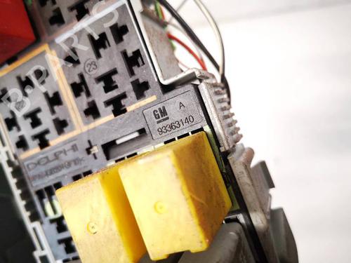 Fuse box OPEL MERIVA A MPV (X03) 1.3 CDTI (E75) | BP32937624E1 - Image 3