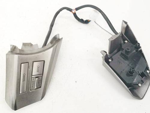 Used Steering wheel controls Steering wheel controls SUBARU LEGACY V (BM) 2.0 D AWD (BMD) (150 hp) 35013532 35013532
