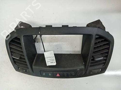 Used Air vent AUDI A4 B7 (8EC) 2.0 TDI (140 hp) 32559823