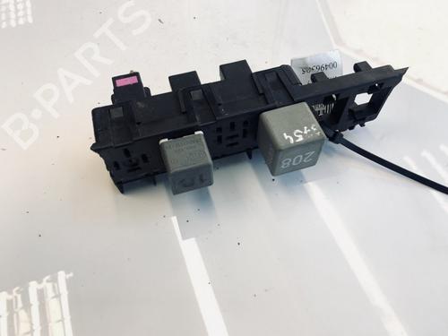 Used Fuse box Fuse box VW PASSAT B5 Variant (3B5) 1.8 (125 hp) 33499617 33499617
