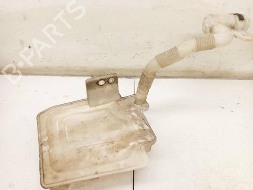 Used Windscreen washer tank Windscreen washer tank 35830598 35830598