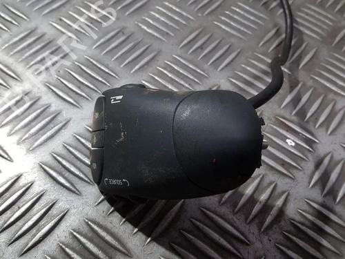 Used Steering wheel controls Steering wheel controls 35668294 35668294