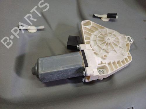 Used Right front window motor Right front window motor MERCEDES-BENZ B-CLASS Sports Tourer (W245) B 160 (245.231) (95 hp) 36657930 36657930