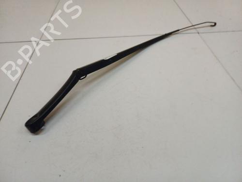 Used Front windshield wiper arm Front windshield wiper arm HYUNDAI ix35 Van CRDi (136 hp) 34230169 34230169