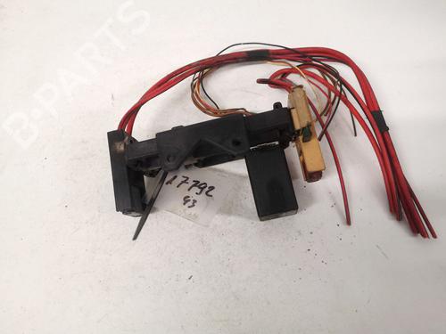 fuse-box-audi-a6-c4-4a2-1994-1995-1996-1997-1998-32898974 main image