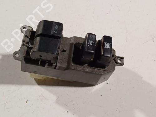 Used Switch Switch TOYOTA YARIS (_P9_) 1.4 D-4D (NLP90_, NLP90R) (90 hp) 32567731 32567731