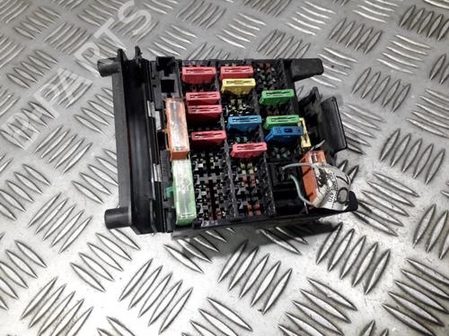 Used Fuse box Fuse box OPEL OMEGA B (V94) 2.0 16V (F69, M69, P69) (136 hp) 33497857 33497857