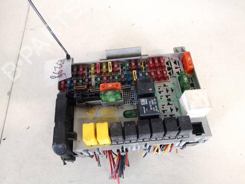 fuse-box-opel-zafira-a-mpv-t98-1999-2000-2001-2002-2003-2004-2005-2006-32951666 main image