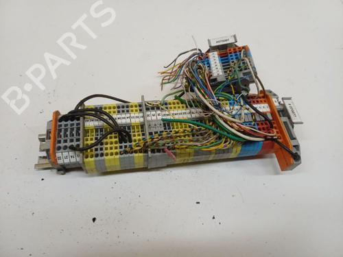 Used Fuse box Fuse box 38765267 38765267