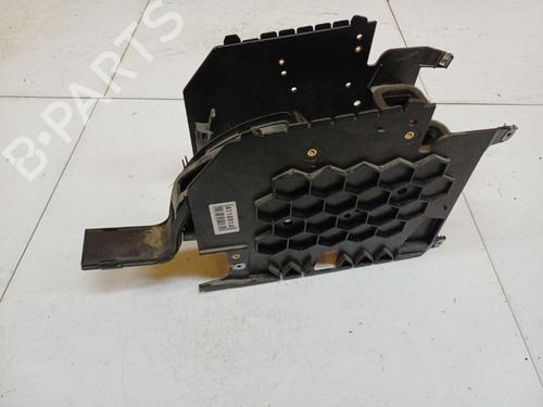 Used Armrest / Center console Armrest / Center console VW GOLF PLUS V (5M1, 521) 1.9 TDI (105 hp) 39969150 39969150