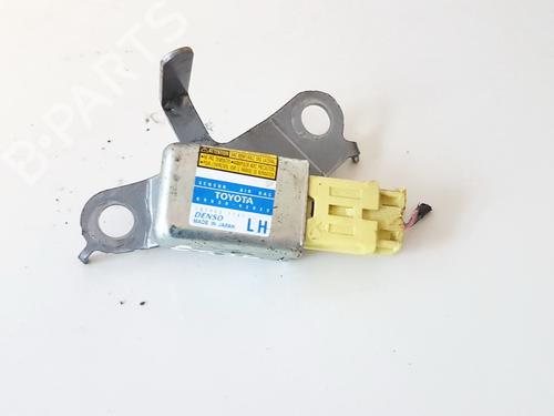 Used Electronic module Electronic module TOYOTA RAV 4 II (_A2_) 2.0 D 4WD (CLA20_, CLA21_, CLA20R, CLA21R) (116 hp) 33530635 33530635