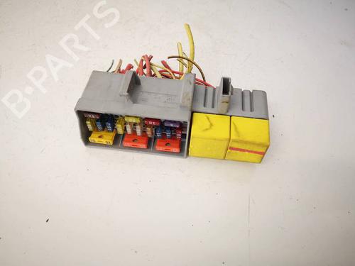 Used Fuse box Fuse box RENAULT SCÉNIC II (JM0/1_) 1.9 dCi (JM0G, JM12, JM1G, JM2C) (120 hp) 33751441 33751441