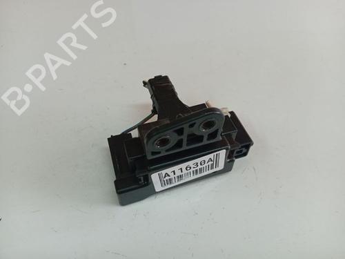 Used Fuse box Fuse box 38103092 38103092