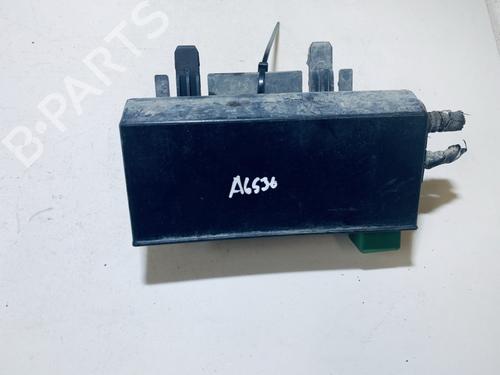 Used Fuse box Fuse box OPEL ASTRA F Hatchback (T92) 1.6 i (F08, M08, F68, M68) (75 hp) 33075542 33075542