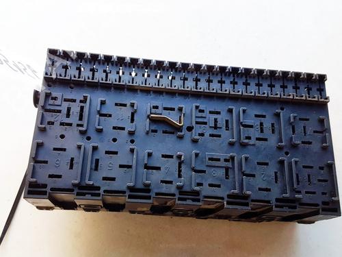 Used Fuse box Fuse box VW VENTO (1H2) 1.9 TD (75 hp) 33528989 33528989
