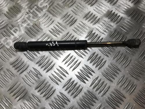 tailgate-lift-support-audi-a4-b5-8d2-1994-1995-1996-1997-1998-1999-2000-2001-35672508 main image