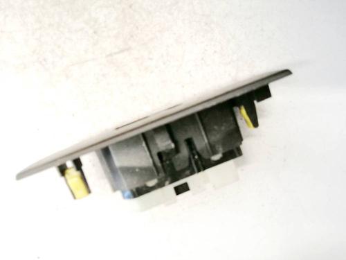 switch-lexus-is-ii-_e2_-2005-2006-2007-2008-2009-2010-2011-2012-2013-32579851 main image