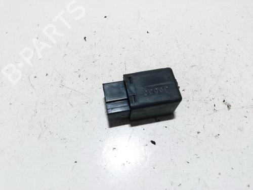 other-nissan-primera-hatchback-p12-2002-33503889 main image