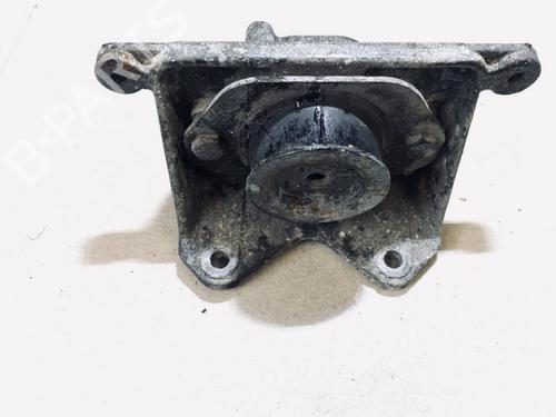 Used Engine mount Engine mount RENAULT MASTER II Van (FD) 2.5 dCi (115 hp) 33070022 33070022