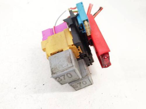 Used Fuse box Fuse box 37063322 37063322