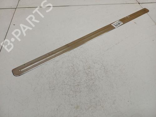 step-nissan-primera-hatchback-p12-2002-36689762 main image