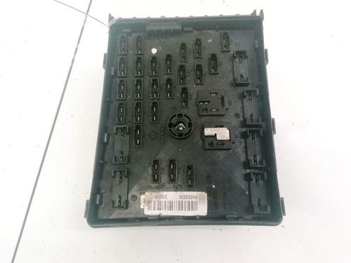 Used Fuse box Fuse box VW PASSAT B6 (3C2) 2.0 TDI 16V (140 hp) 32899568 32899568