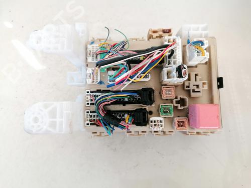 Used Fuse box TOYOTA AVENSIS Saloon (_T27_) 2.0 D-4D (ADT270_, ADT270R) (126 hp) 33095311
