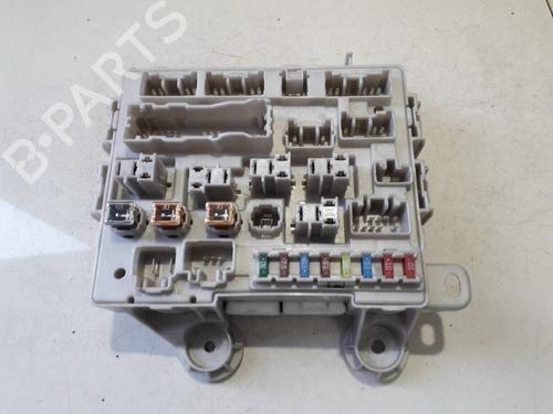 Used Fuse box Fuse box TOYOTA PREVIA II (_R3_) 2.0 D-4D (CLR30_, CLR30R) (116 hp) 33511830 33511830