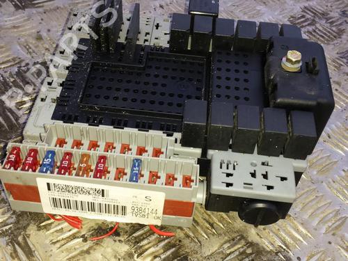 Used Fuse box Fuse box VOLVO S80 I (184) 2.4 (140 hp) 33495075 33495075
