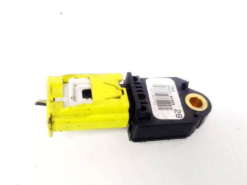 Used Electronic module TOYOTA AURIS (_E15_) 1.4 D-4D (NDE150_, NDE150R) (90 hp) 32588360