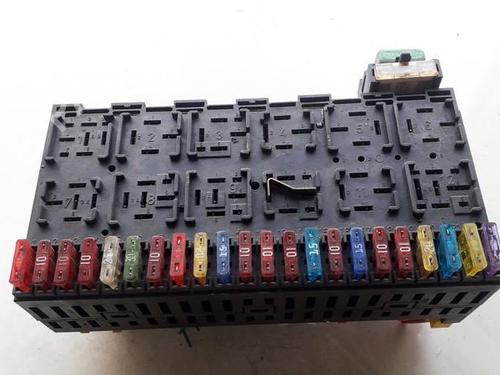 Used Fuse box Fuse box VW GOLF III (1H1) 1.9 TDI (90 hp) 33529632 33529632