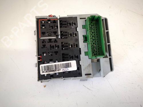 Used Fuse box OPEL MERIVA A MPV (X03) 1.7 CDTI (E75) (100 hp) 32586631
