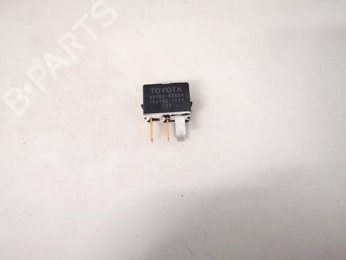 Used Other Other TOYOTA COROLLA Verso (_E12_) 2.0 D-4D (CDE120_, CDE120R) (90 hp) 33097600 33097600