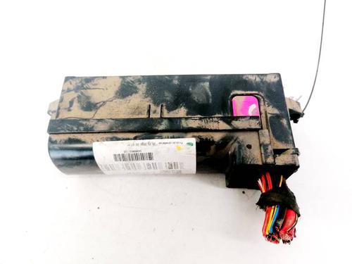 fuse-box-vw-touran-1t1-1t2-2003-2004-2005-2006-2007-2008-2009-2010-2011-32919884 main image